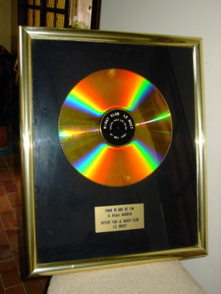 Disque d’Or pour 10 ans de radio.